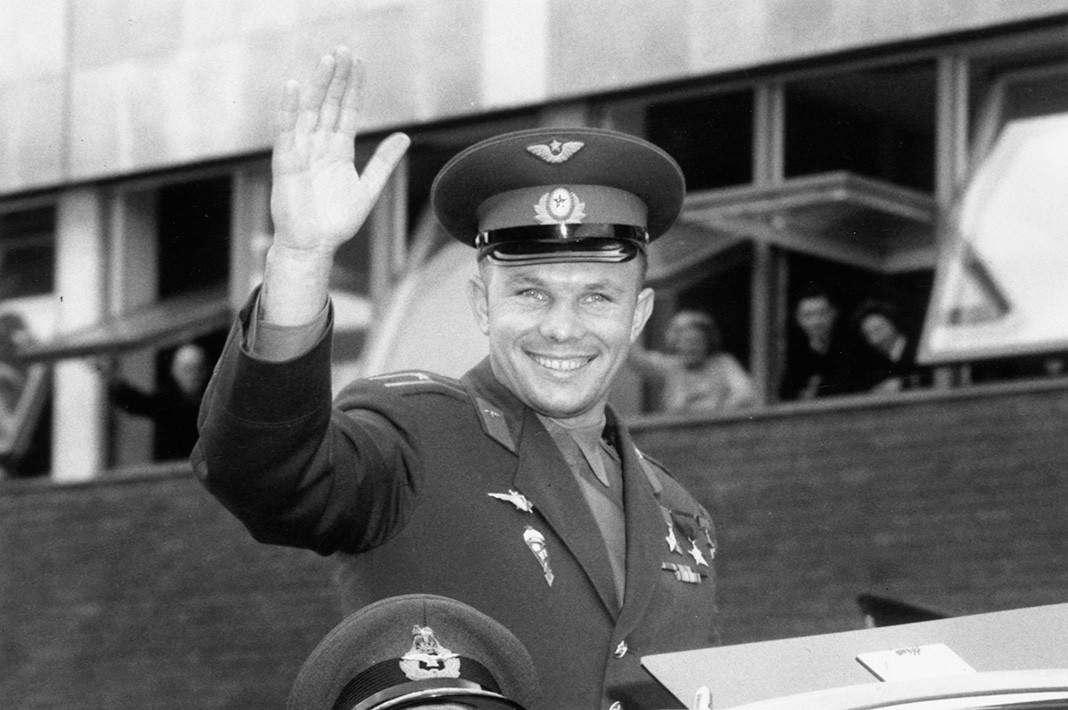 Юрий Гагарин на российской выставке в Лондоне, 11 июля 1961 г.