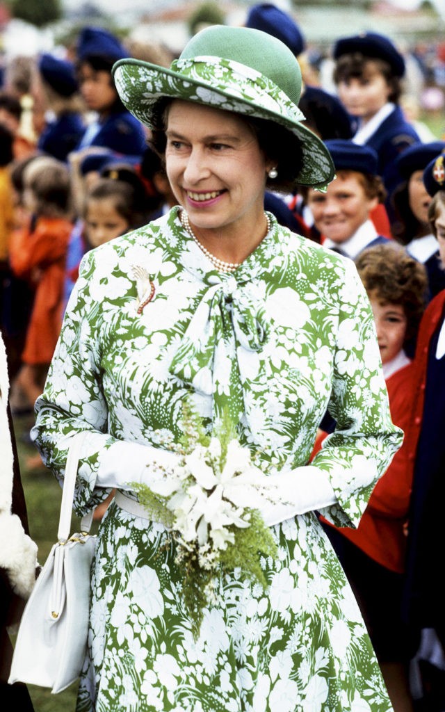 Королева Елизавета II во время своего Серебряного юбилейного тура по Новой Зеландии, 1 марта 1977 г.