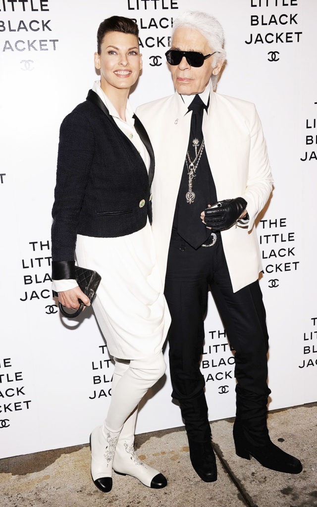 Линда Евангелиста, Карл Лагерфельд на мероприятии Chanel's: The Little Black Jacket Event в Нью-Йорке, 6 июня 2012 г.