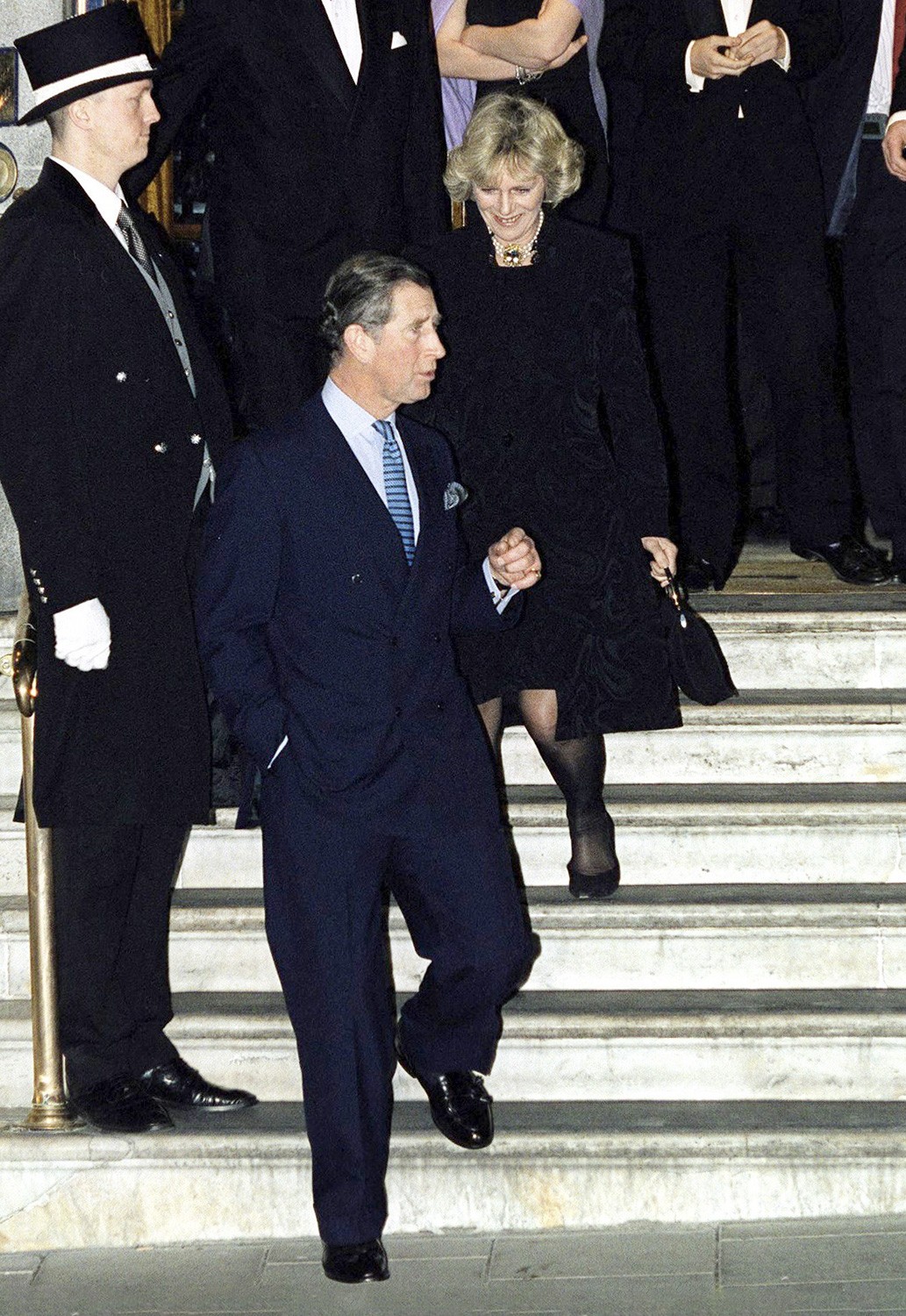 Принц Чарльз устроил вечеринку по случаю 50-летия сестры Камиллы в отеле Ritz.
