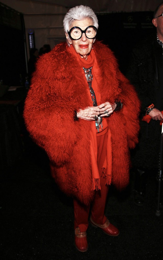 Айрис Апфель на шоу Ralph Rucci Fall 2013 в рамках Недели моды Mercedes-Benz в Нью-Йорке, 10 февраля 2013 г.