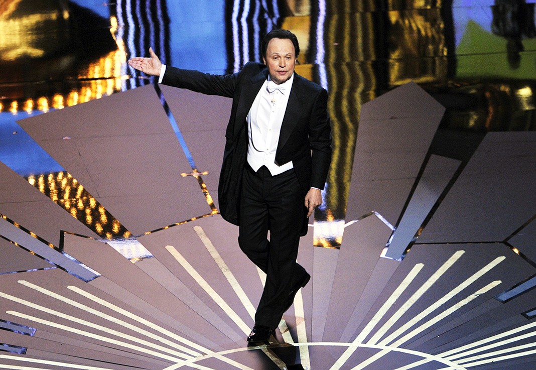 Выступает во время 84-й ежегодной премии «Оскар», 26 февраля 2012 г.