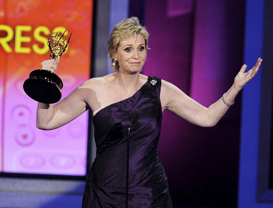 Джейн Линч — победитель в номинации «Лучшая женская роль второго плана в комедийном телесериале»