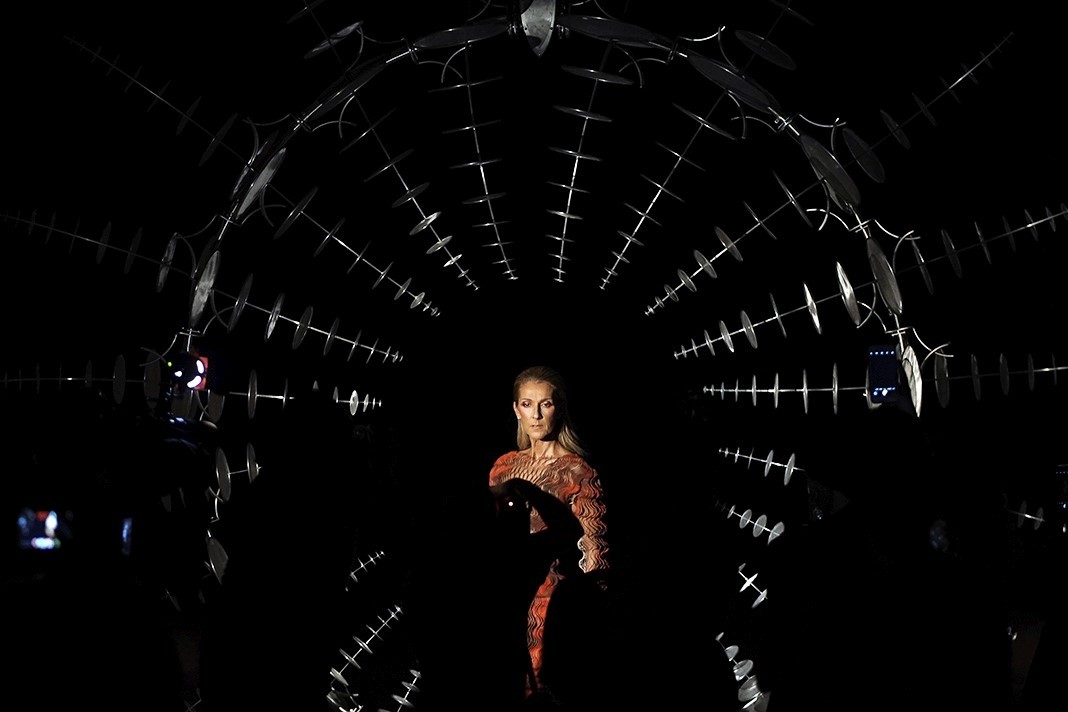 Селин Дион на шоу Iris Van Herpen Haute Couture Осень/Зима 2019/2020