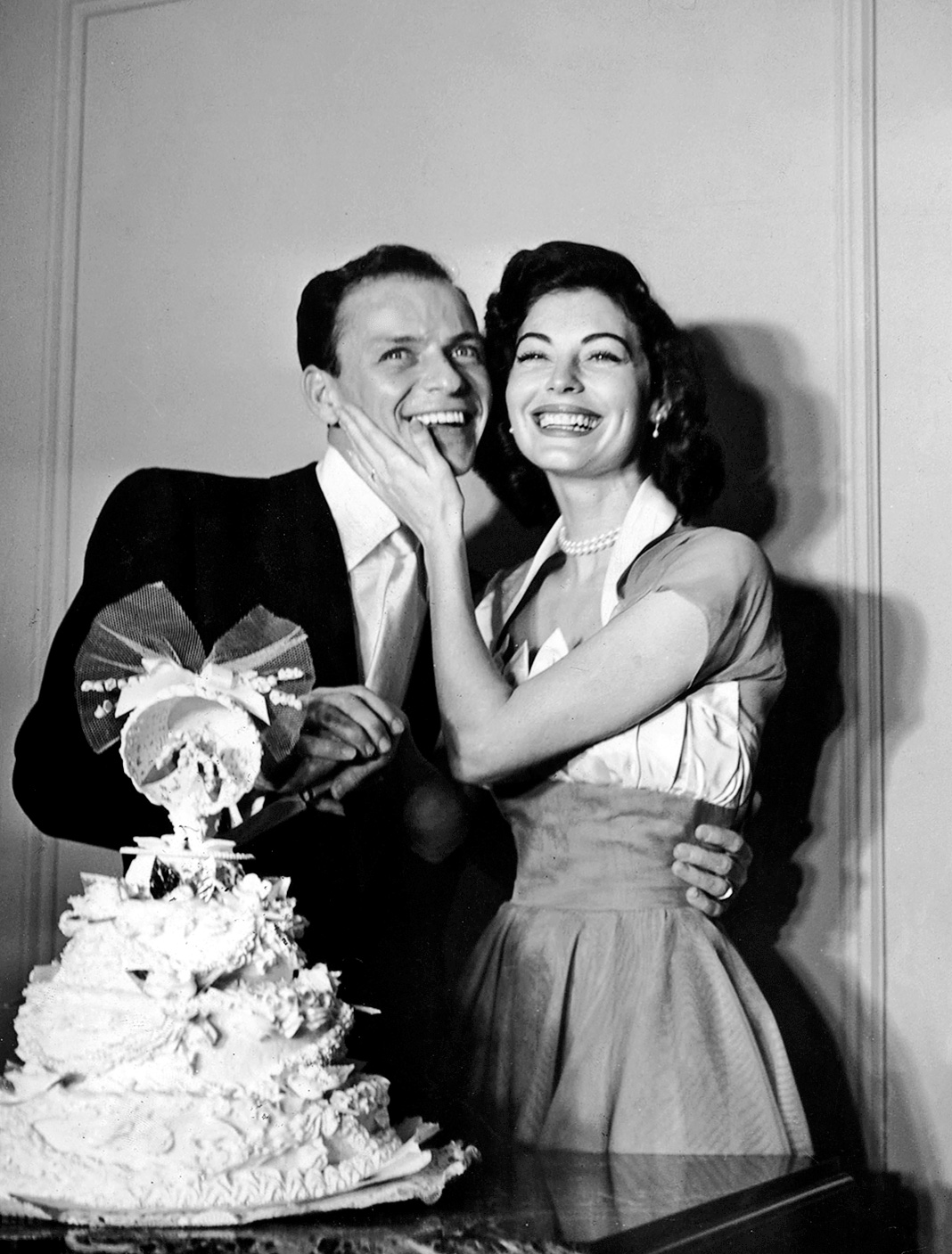 Hа свадьбе с Фрэнком Синатрой, 1951 г.
