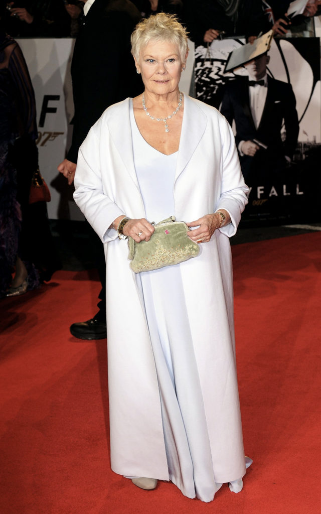 Джуди Денч на Королевской мировой премьере фильма «007: Координаты „Скайфолл“» в Лондоне, 23 октября 2012 г.