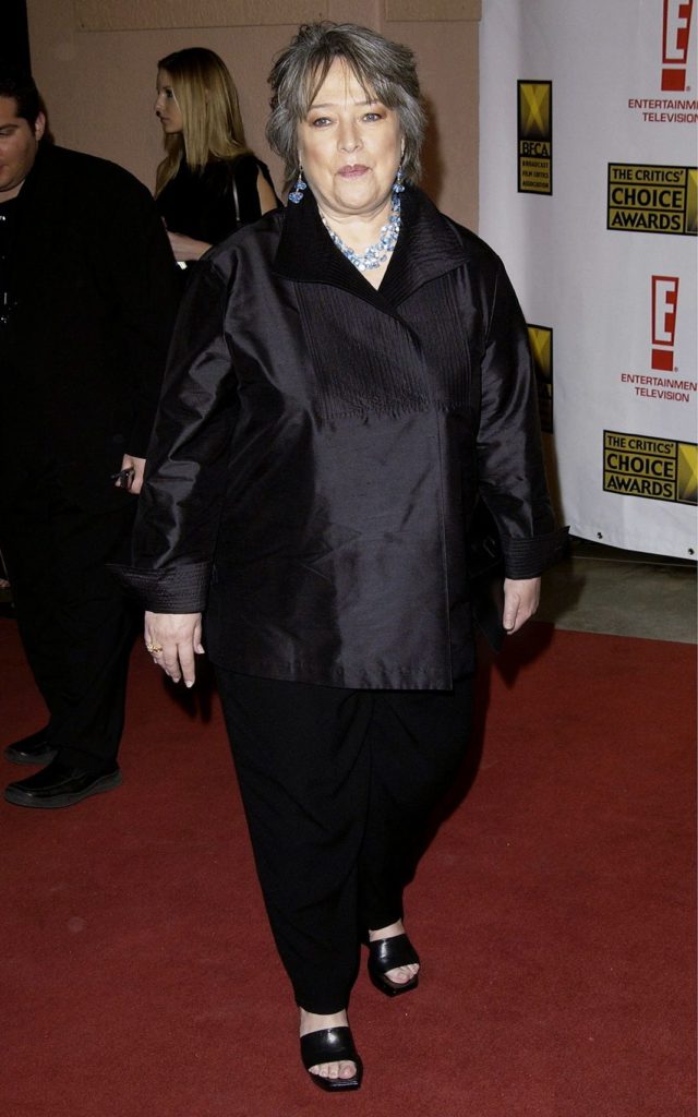 Кэти Бейтс на 8-й ежегодной премии Critics' Choice Awards в Беверли-Хиллз, 17 января 2003 г.