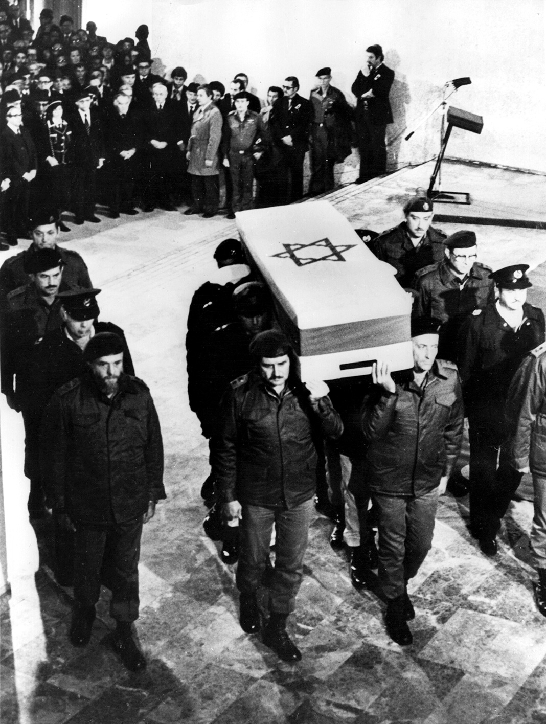 Похороны бывшего премьер-министра Израиля Голды Меир в Иерусалиме