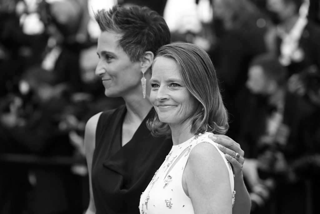 Джоди Фостер, Александра Хедисон на церемонии открытия 74-го ежегодного Каннского кинофестиваля, 6 июля 2021 г.