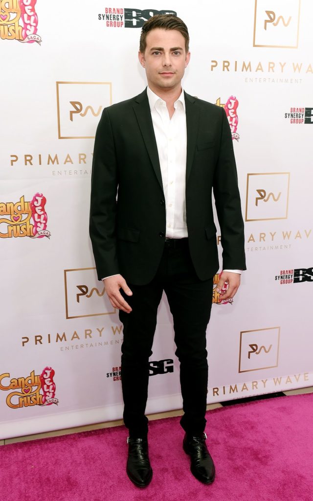 Джонатан Беннетт на 10-й ежегодной вечеринке Грэмми Primary Wave, 14 февраля 2016 года в Западном Голливуде.