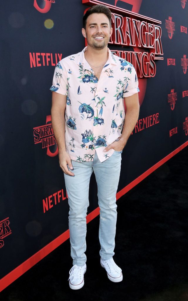 Джонатан Беннетт на мировой премьере третьего сезона сериала «Очень странные дела», 28 июня 2019 года в Санта-Монике.