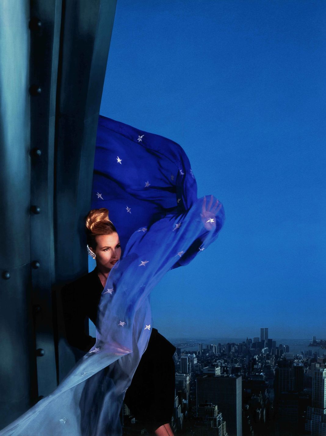 Модель Эстель Лефебюр в рекламной кампании аромата Angel Mugler, 1992 г.