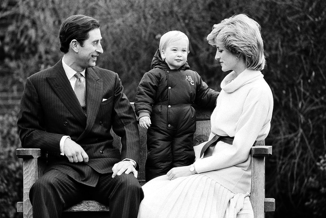 Чарльз, принц Уэльский, и Диана, принцесса Уэльская со своим сыном принцем Уильямом, герцогом Кембриджским