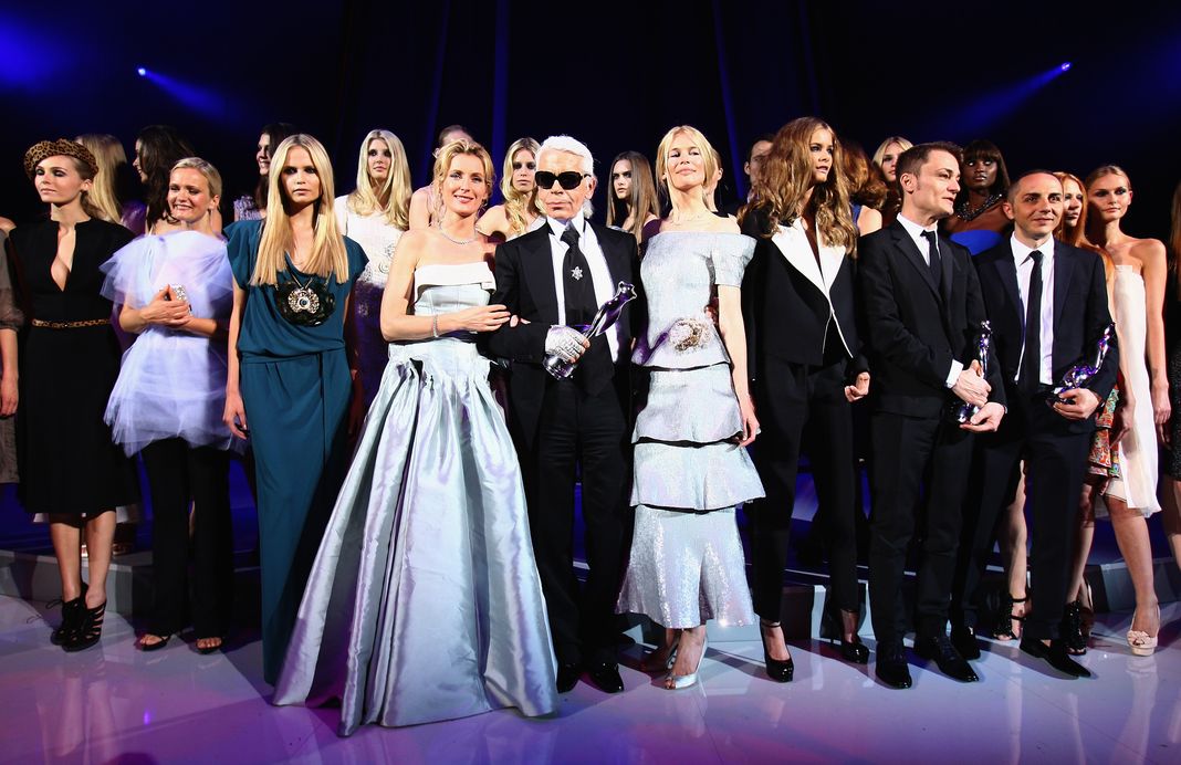 Карл Лагерфельд вместе с Марией Фуртваенглер и Клаудией Шиффер на церемонии награждения ELLE Fashion Star.