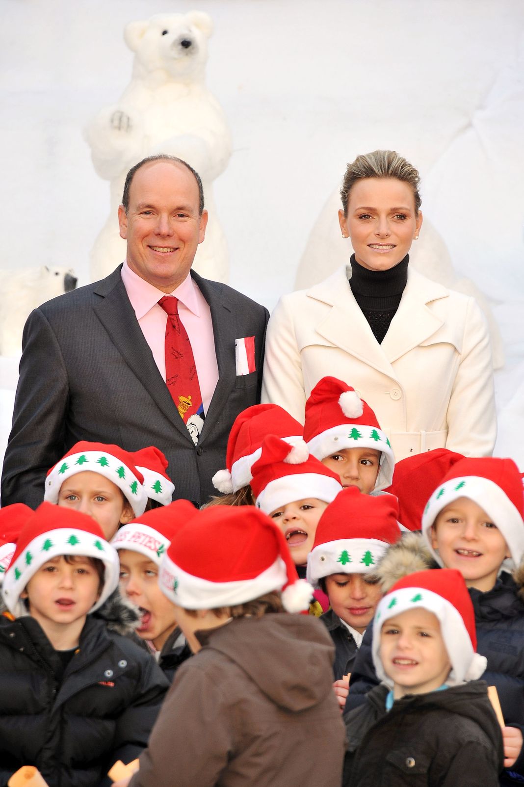 Князь Монако Альбер II и Шарлен на «Арбре де Ноэль» для детей Монако, 15 декабря 2010 г.