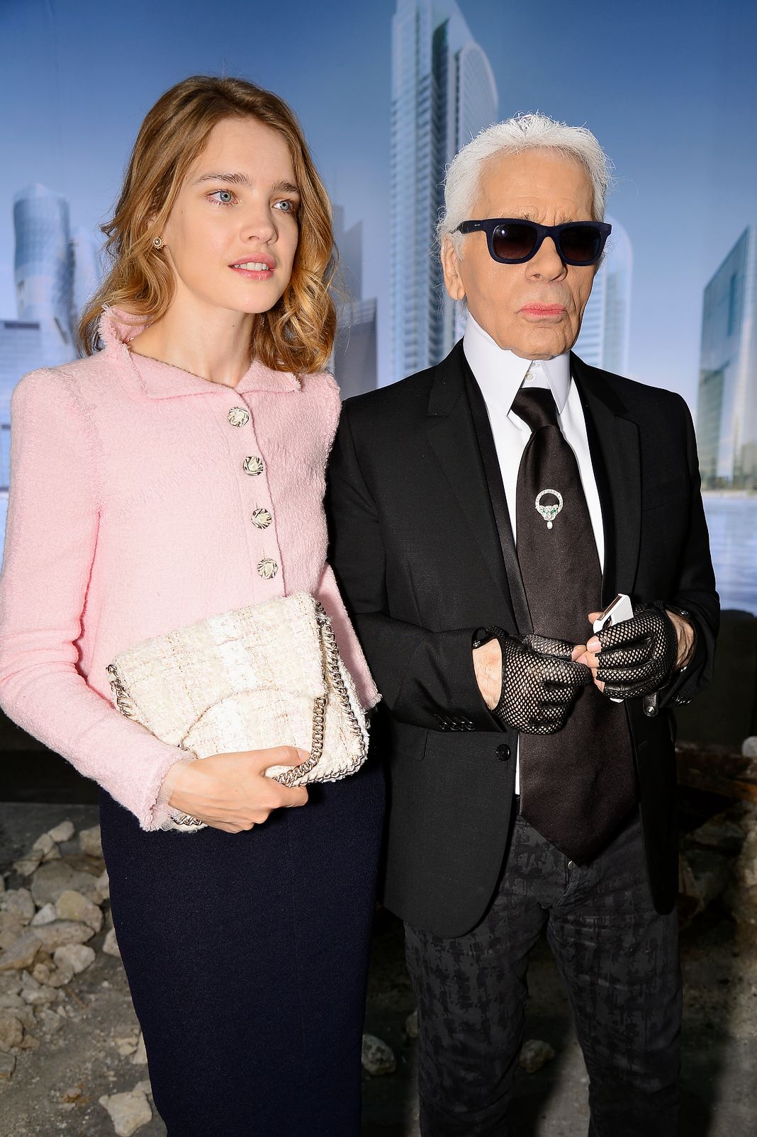 Наталья Водянова и Карл Лагерфельд на показе Chanel в рамках Paris Fashion Week Haute-Couture Fall.