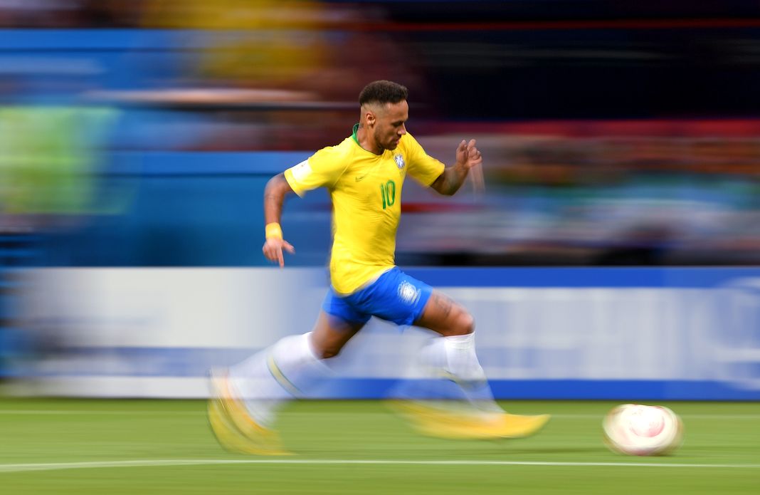 Неймар во время четвертьфинального матча между Бразилией и Бельгией Чемпионата мира по футболу 2018