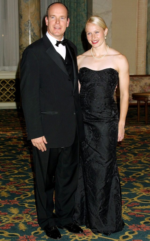 Принц Монако Альберт II со своей подругой Алисией Уорлик на церемонии вручения награды Фонда принцессы Грейс