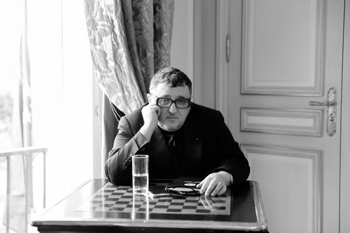 Дизайнер Альбер Эльбаз в Париже, 18 октября 2016 г.