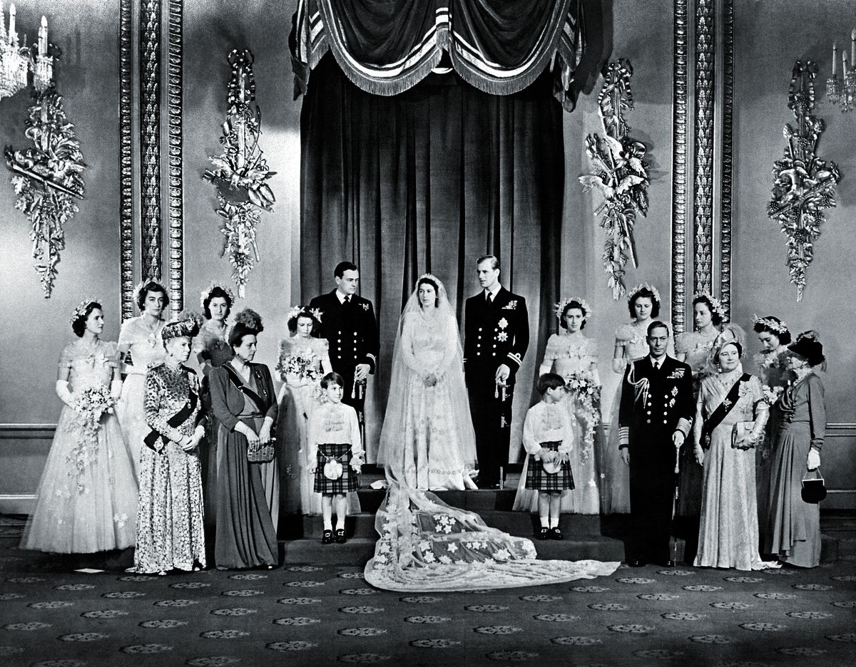 День свадьбы принцессы Елизаветы и принца Филиппа, на которой присутствовала Алиса Баттенбергская (5 слева).