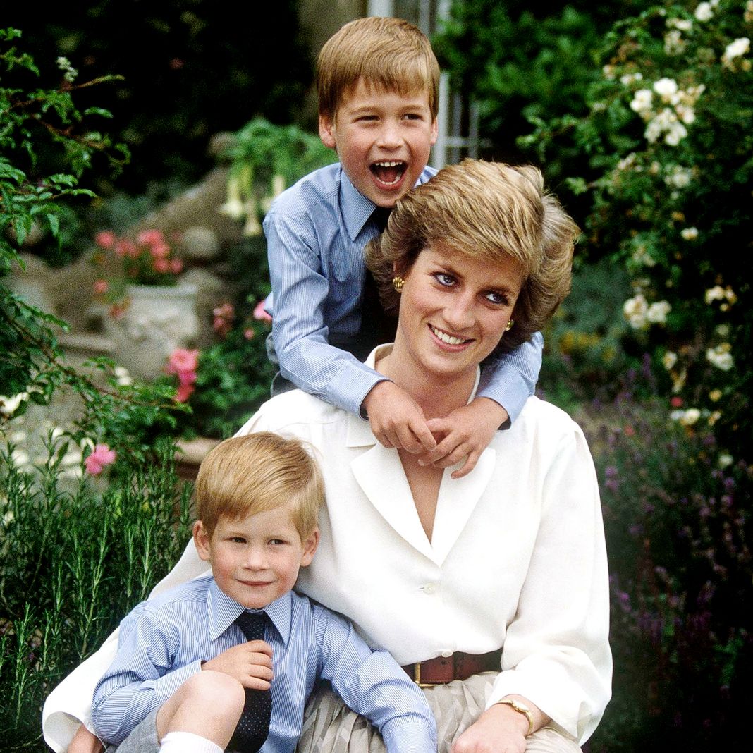 Диана с сыновьями, принце Уильямом и принцем Гарри.