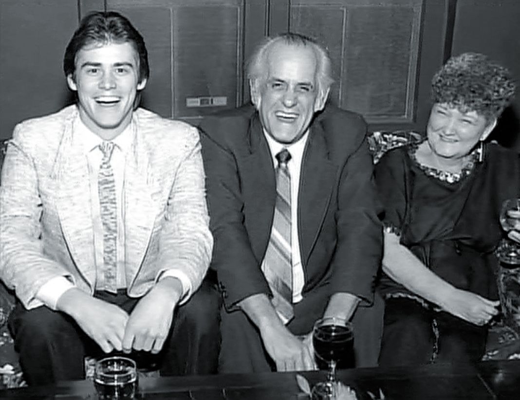 Джим Керри с родителями