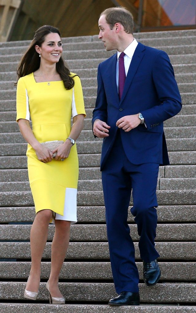 Герцог и герцогиня Кембриджские спускаются по лестнице Сиднейского оперного театра в Сиднее, 16 апреля 2014 г.