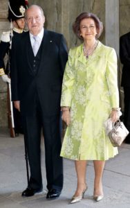 Король Испании Хуан Карлос и королева Испании София на службе в День благодарения по случаю 70-летия короля Швеции Карла Густава