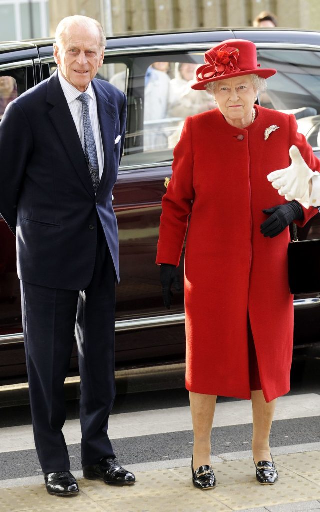 Королева Елизавета II и принц Филипп, герцог Эдинбургский на открытии Paragon House в Университете Темзы