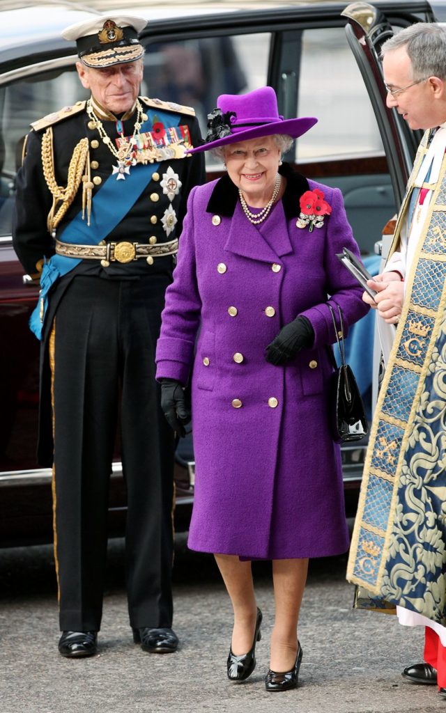 Королева Елизавета II и принц Филипп, герцог Эдинбургский на службе в честь Дня перемирия