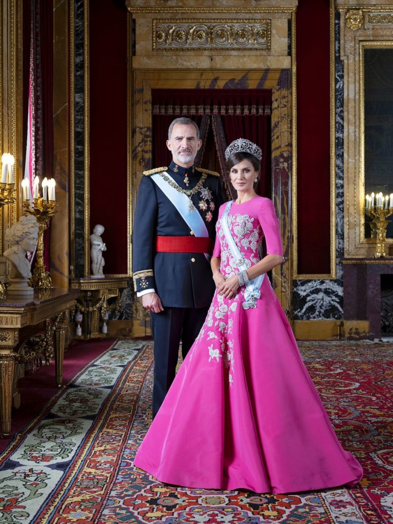 Официальная фотография членов королевской семьи Испании.