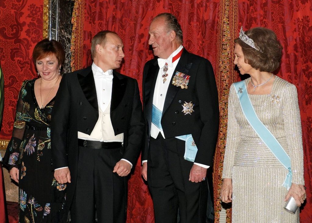 Президент России Владимир Путин и его жена Людмила с королем Испании Хуаном Карлосом и королевой Софией