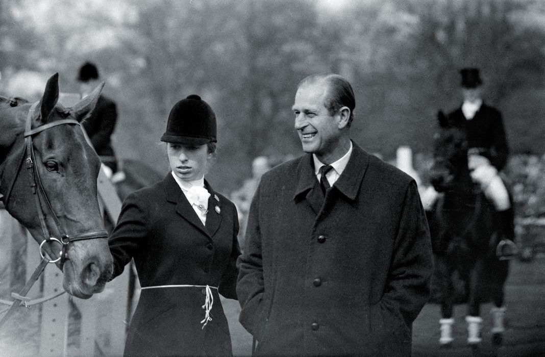 Принцесса Анна со своим отцом, герцогом Эдинбургским