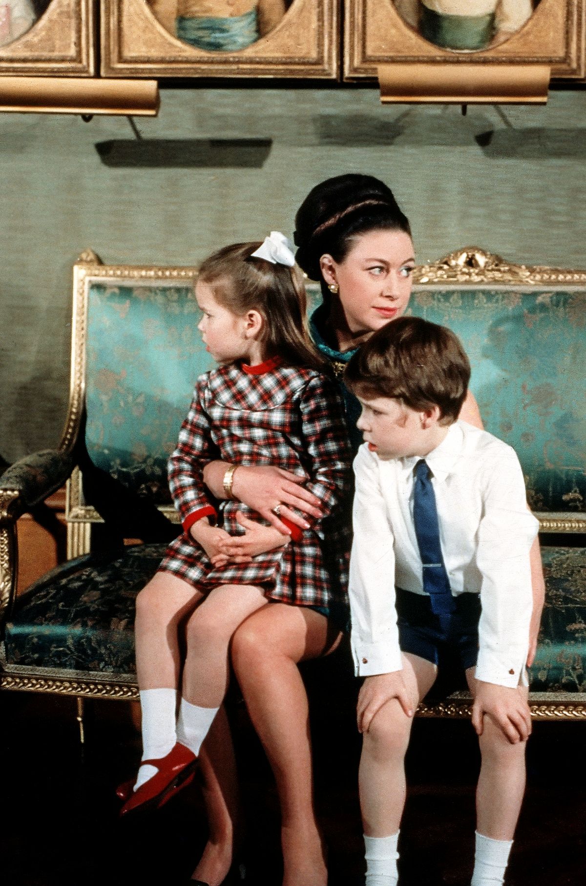 Принцесса Маргарет со своими детьми, лордом Линли и леди Сарой Армстронг-Джонс