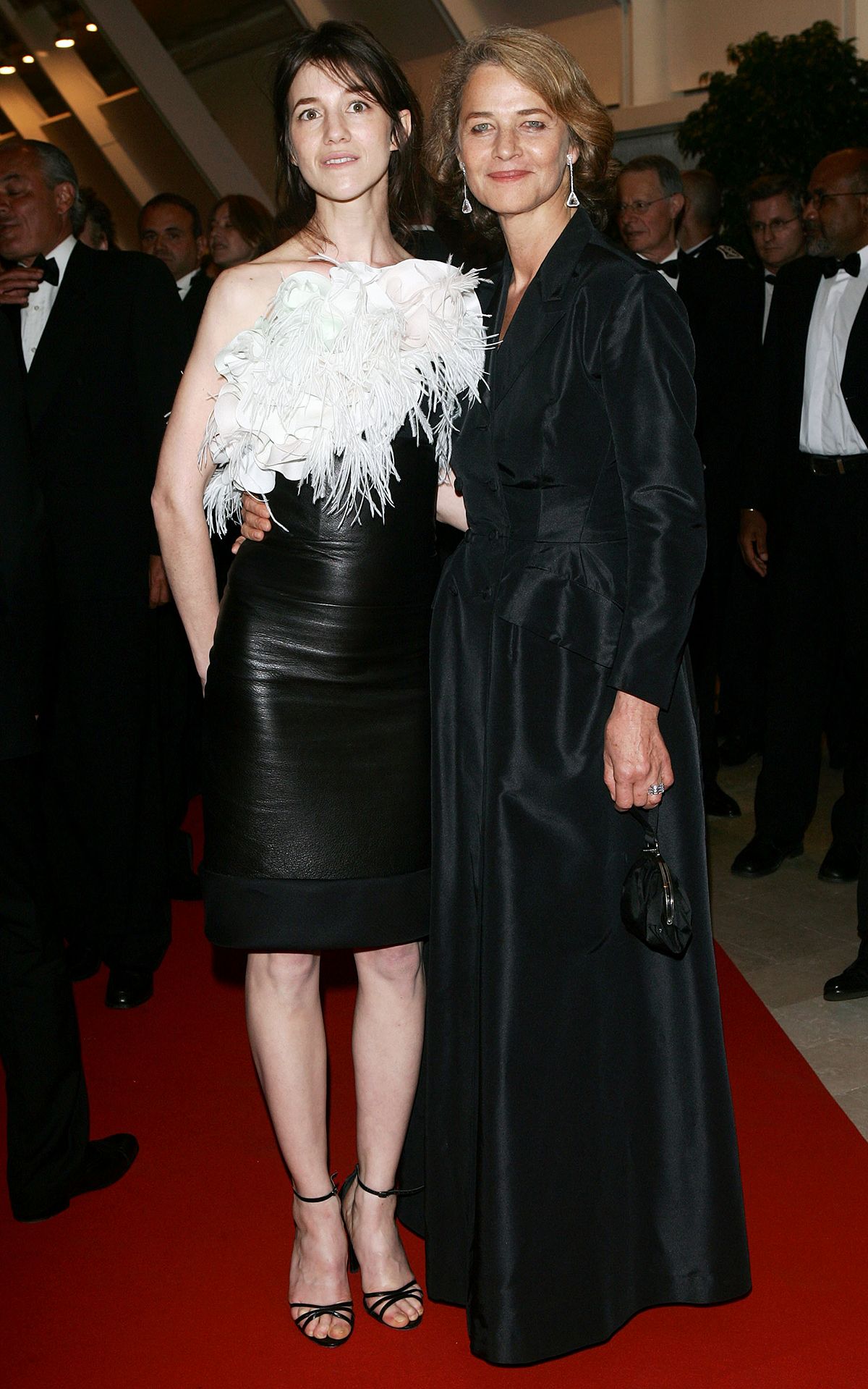 Шарлотта Генсбур и Шарлотта Рэмплинг на гала-вечере 58-го Каннского кинофестиваля