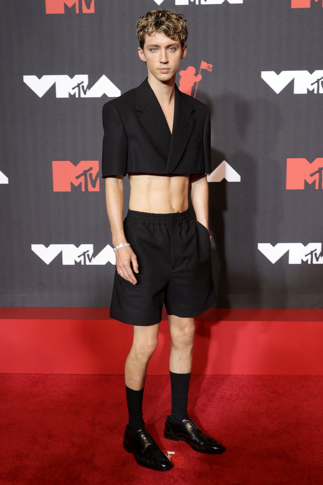 Трой Сиван на церемонии вручения премий MTV Video Music Awards 2021
