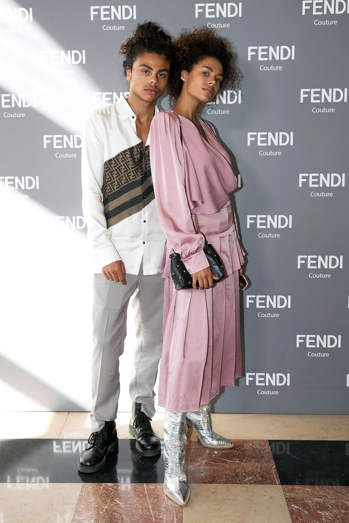 Закари Кунаки и Тина Кунаки посещают Fendi Couture