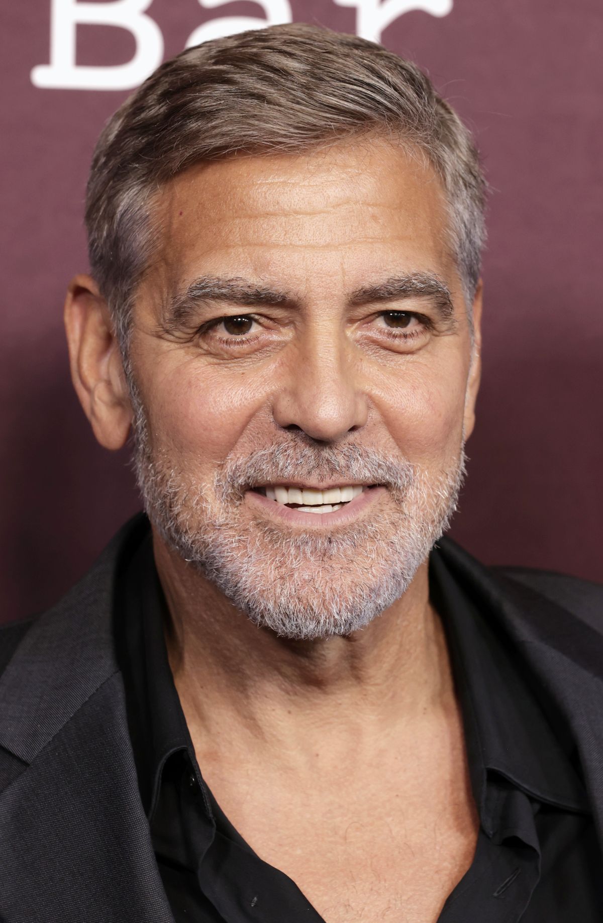 Джордж Клуни на премьере фильма «Нежный бар»