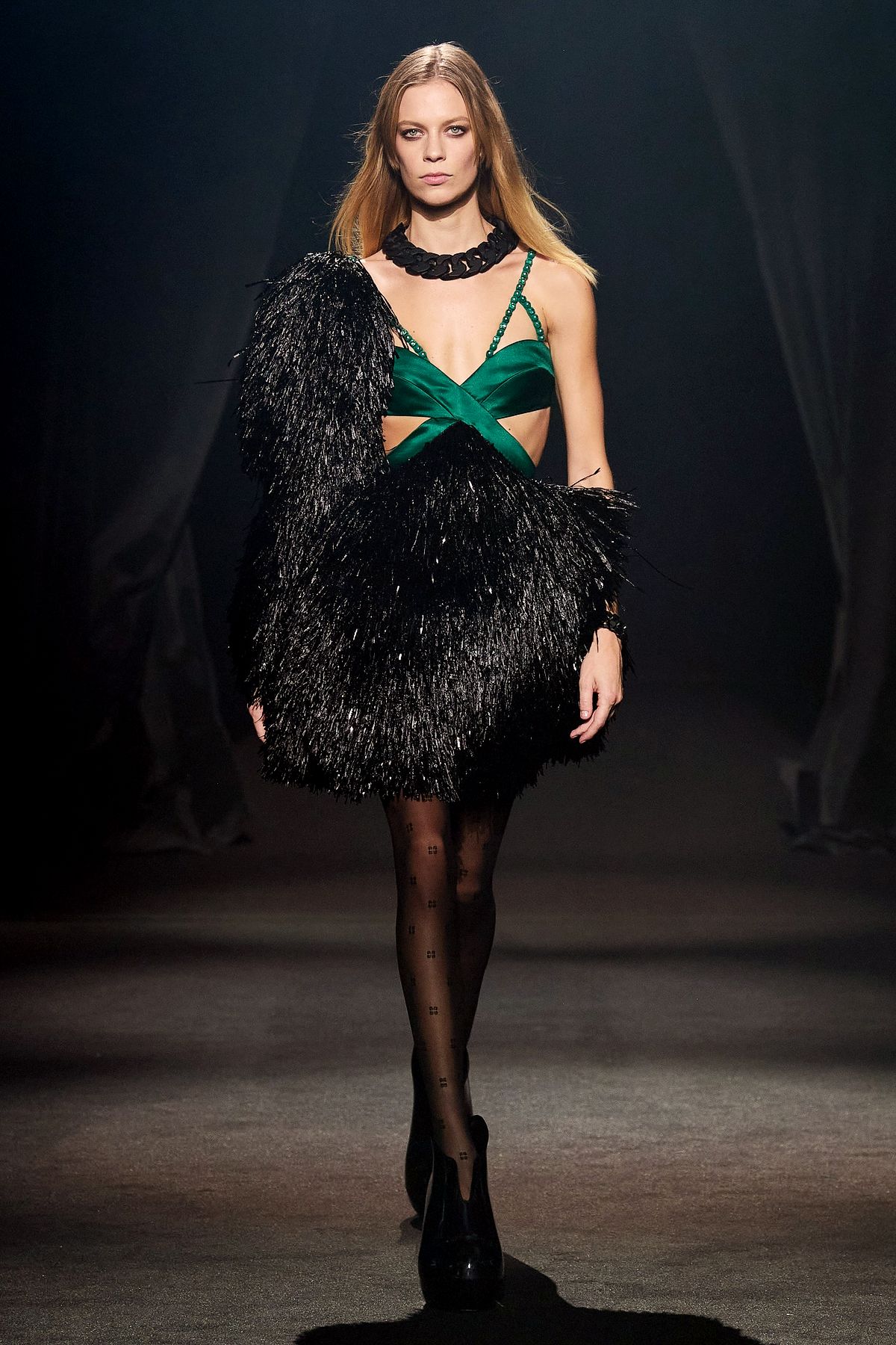 Givenchy, дизайнер Мэттью М. Уильямс на шоу «Love Brings Love»