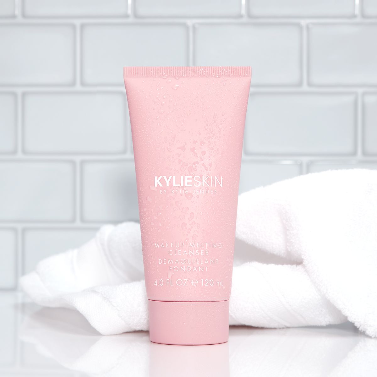 Kylie Skin by Kylie Jenner Makeup Melting Cleanser, фото 2