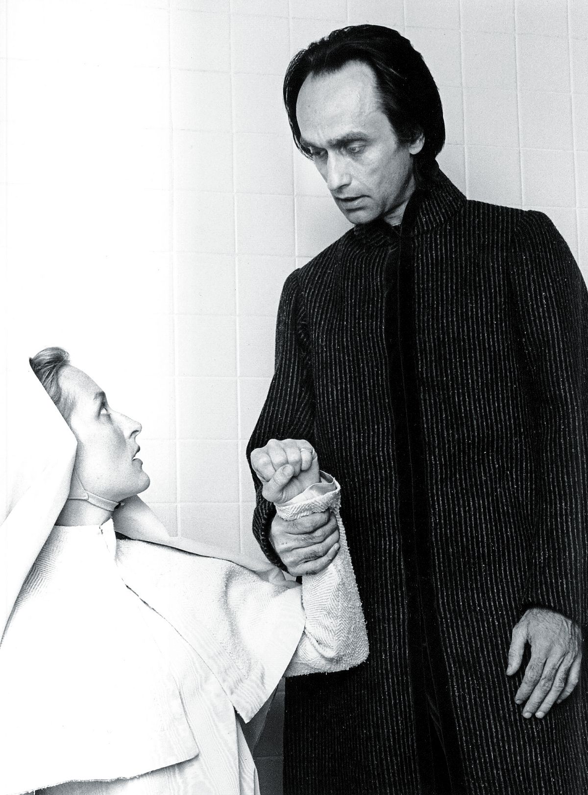 Мерил Стрип и Джон Казале познакомились в спектакле «Мера за меру» в 1976 году
