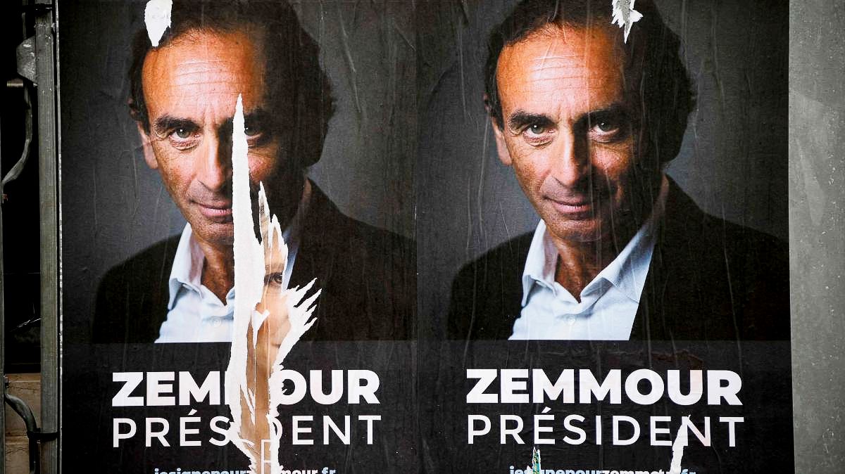 Неофициальные плакаты в поддержку кандидатуры Эрика Земмура на президентских выборах 2022