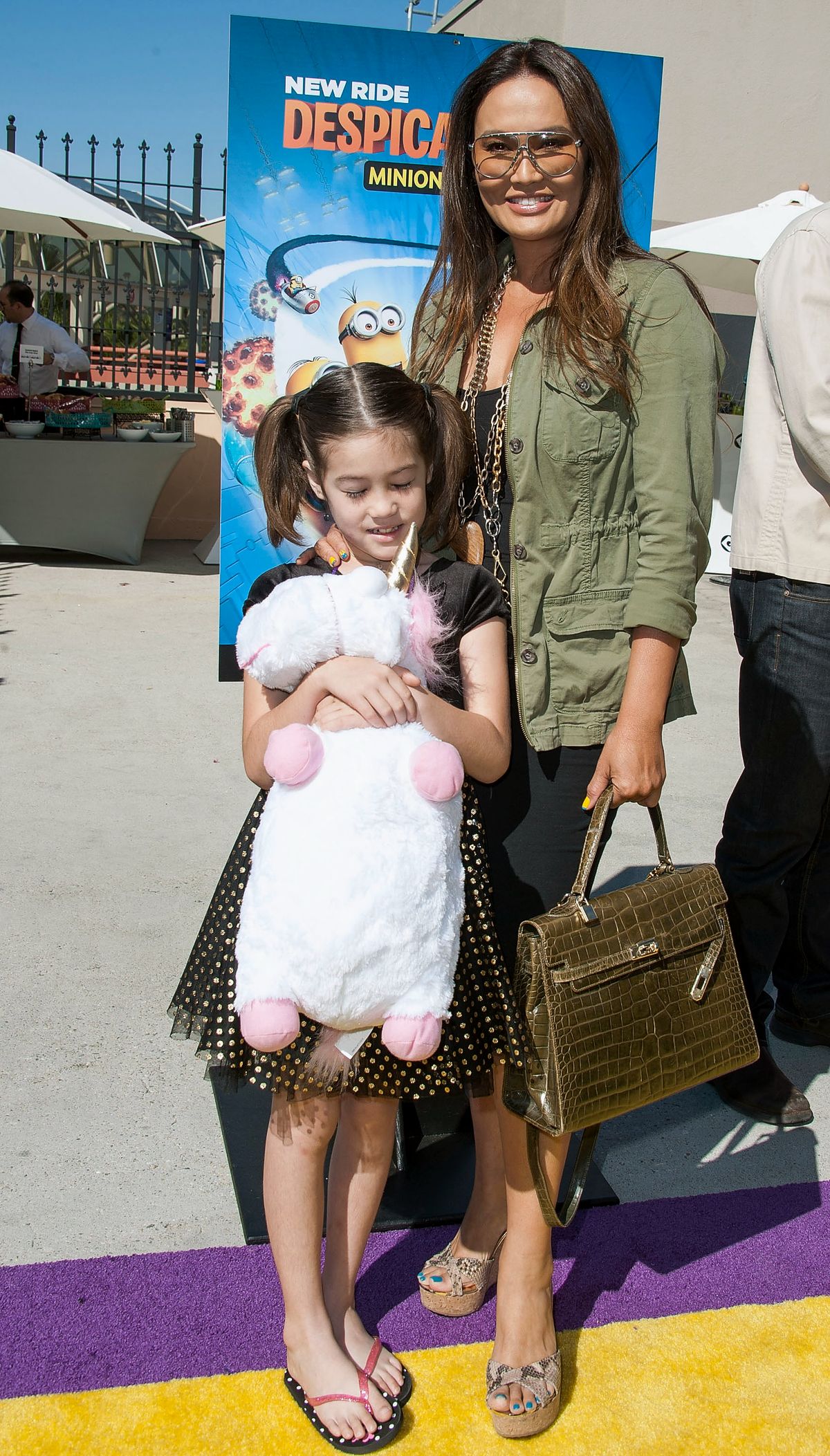 Тиа Каррере с дочерью на премьере нового фильма «Гадкий я: Переполох миньонов 3D»