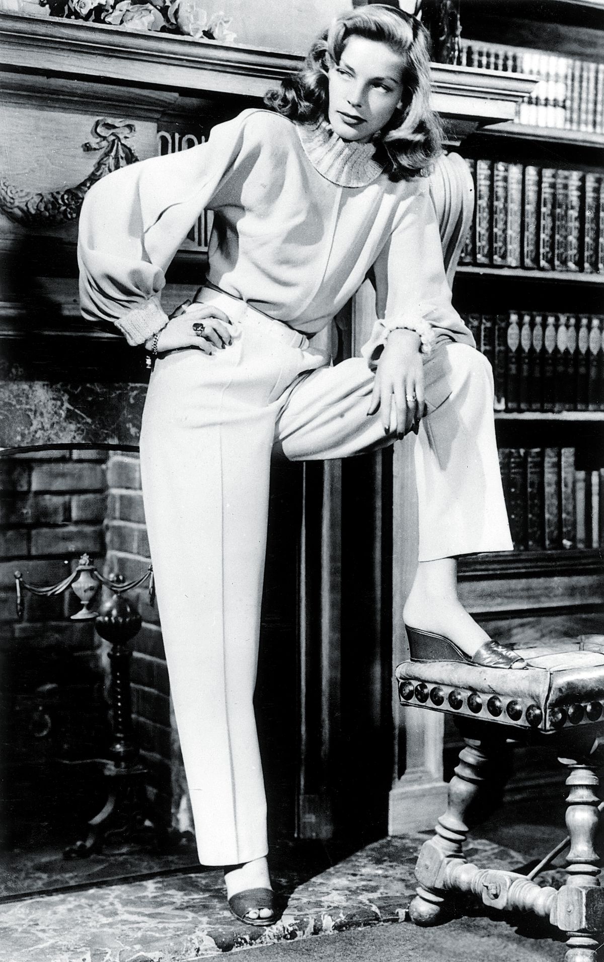 Актриса Лорен Бэколл в шерстяном костюме, созданном Лией Роудс
