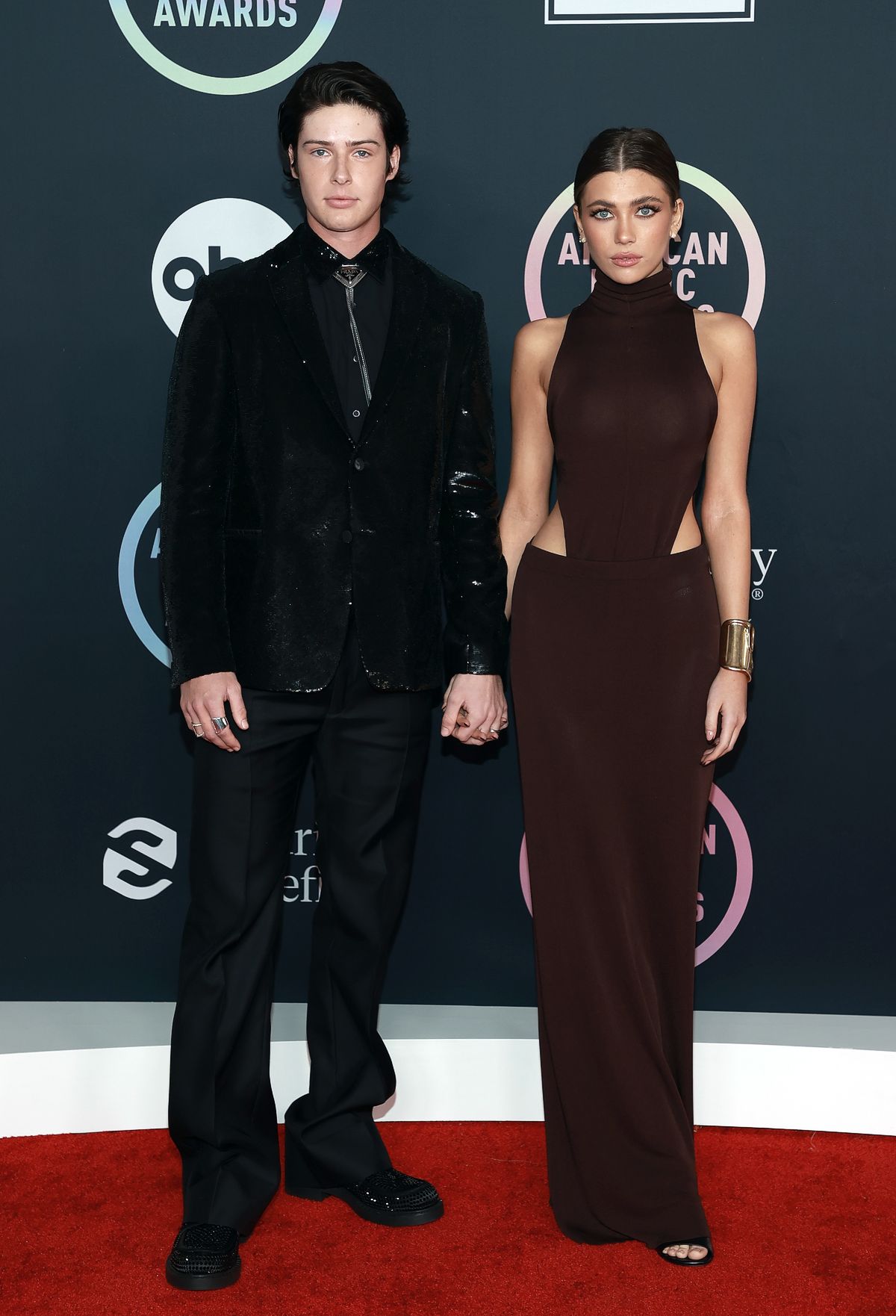 Блейк Грей, Амелия Зильбер на музыкальной премии American Music Awards 2021