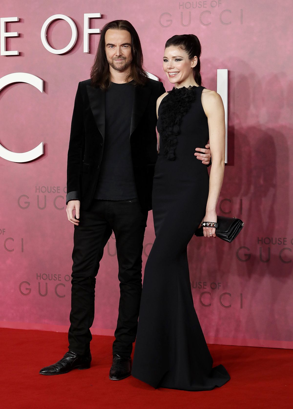 Джейсон Макнаб, Магдалена Сверлендер на премьере фильма «Дом Gucci» в Лондоне