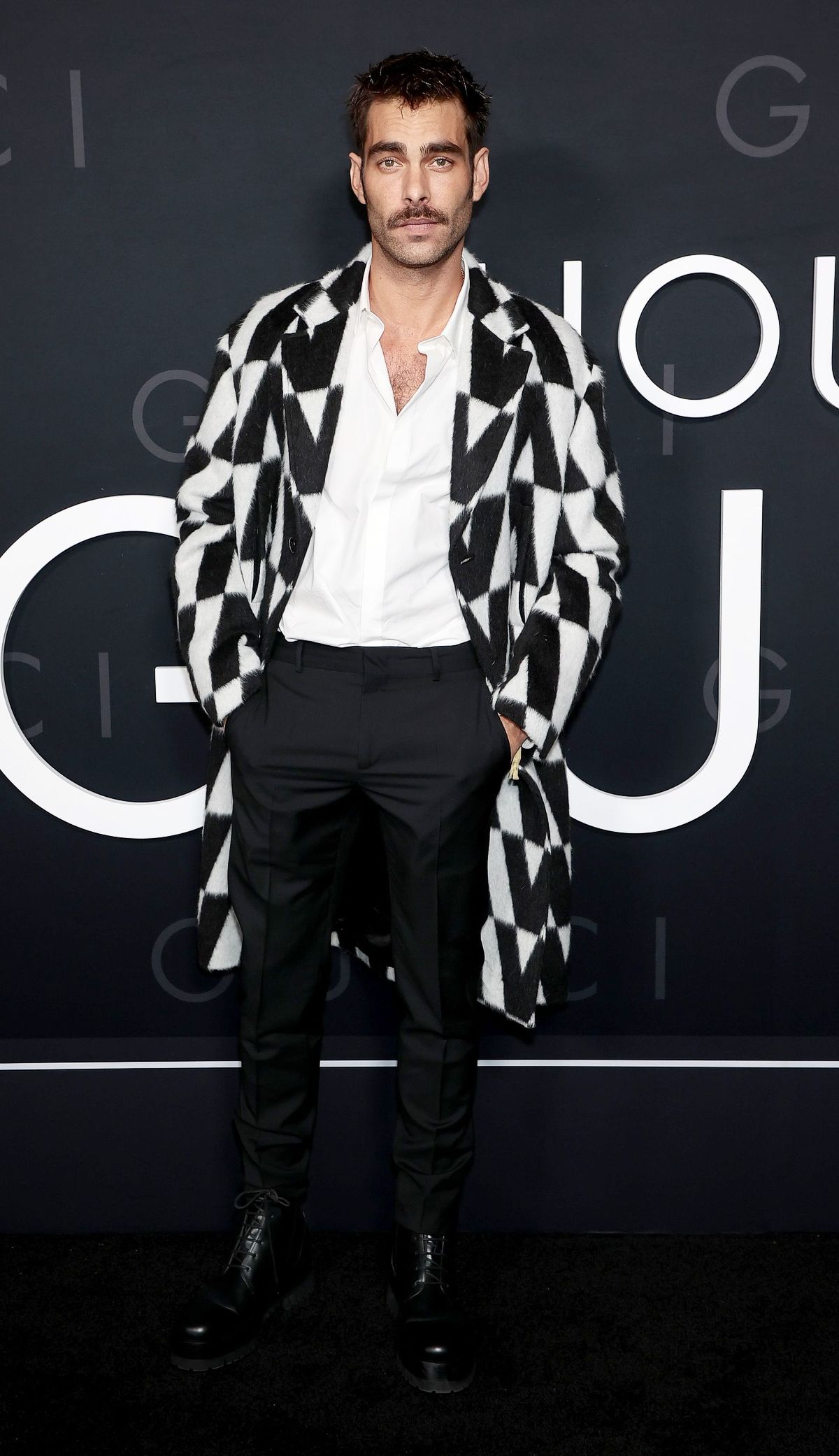 Джон Кортахарена на нью-йоркской премьере фильма «Дом Gucci», фото 1