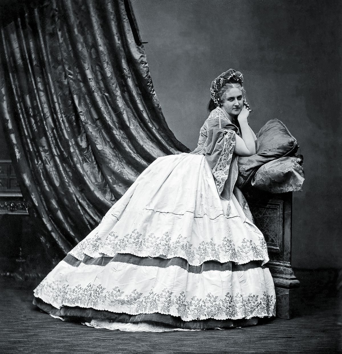 Графиня Кастильоне, более известная как «Ла Кастильоне», итальянская аристократка, любовница императора Франции Наполеона III, 1865 г. - фото 19