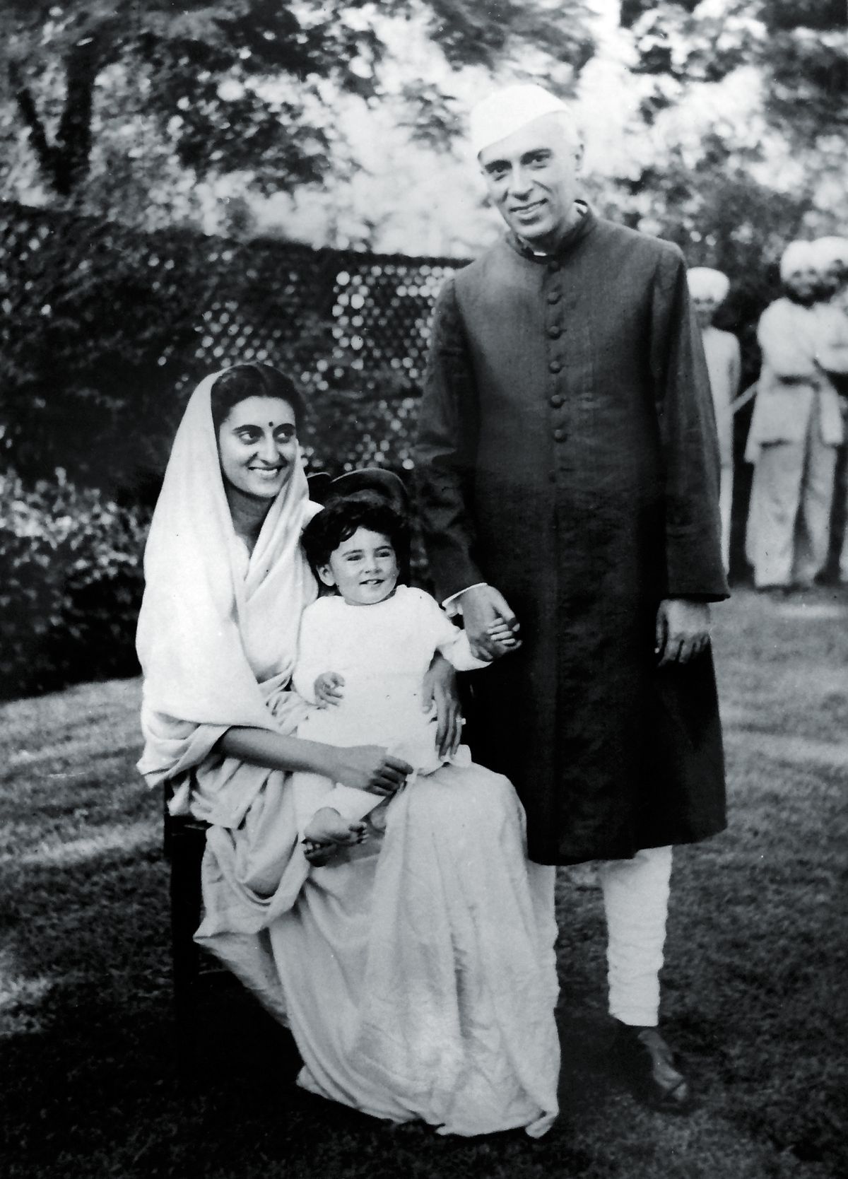 Индира Ганди с отцом и сыном