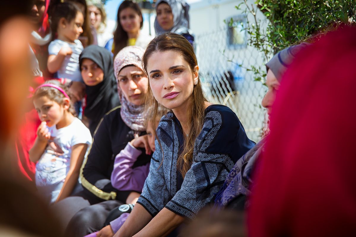 Королева в муниципальном лагере сирийских беженцев
